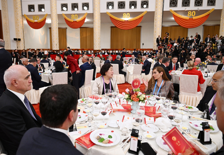 President Ilham Aliyev, First Lady Mehriban Aliyeva attend reception in honor of heads of state and spouses observing parade in Beijing (PHOTO/VIDEO)