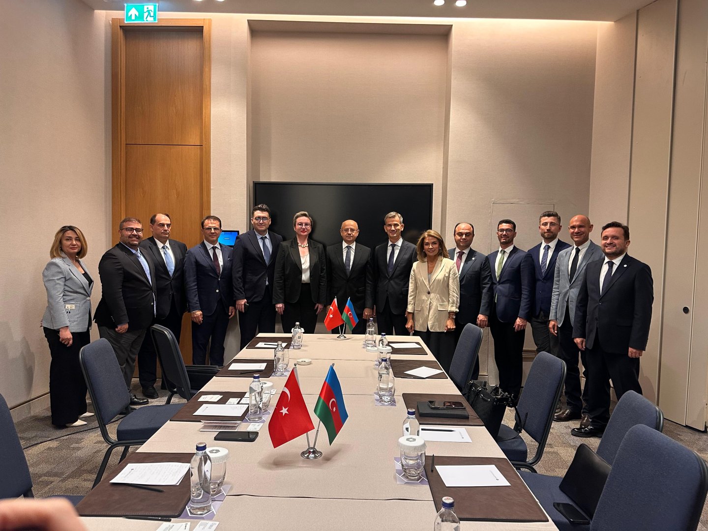 Azerbaijan parleys collaboration capacities with wind power firms in Turkish Izmir (PHOTO)