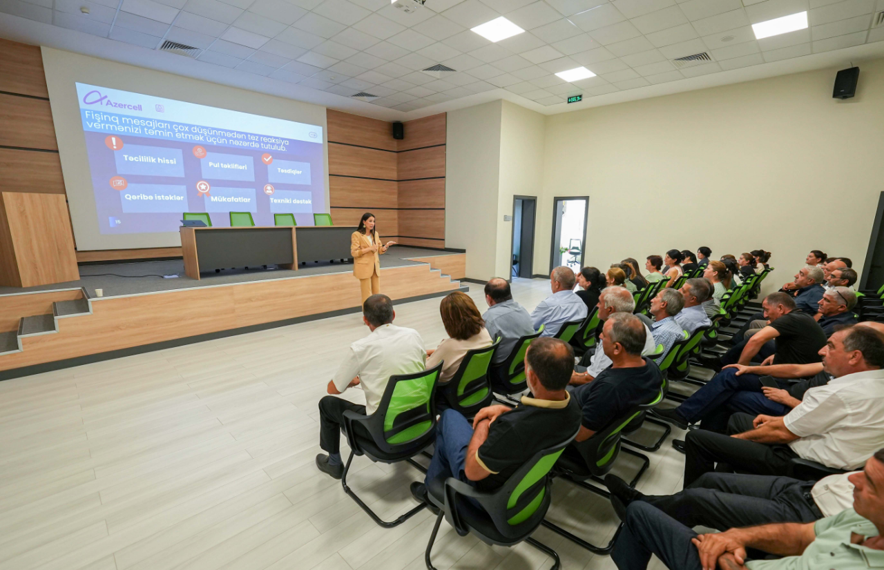 Azercell held cybersecurity training for elderly citizens in Barda (PHOTO)