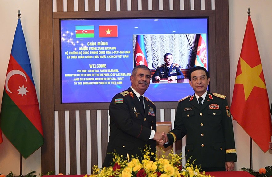 Azerbaijani defense minister meets Vietnamese PM and military leadership (PHOTO)