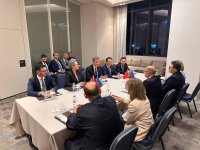 Azerbaijan parleys collaboration capacities with wind power firms in Turkish Izmir (PHOTO)