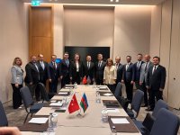 Azerbaijan parleys collaboration capacities with wind power firms in Turkish Izmir (PHOTO)