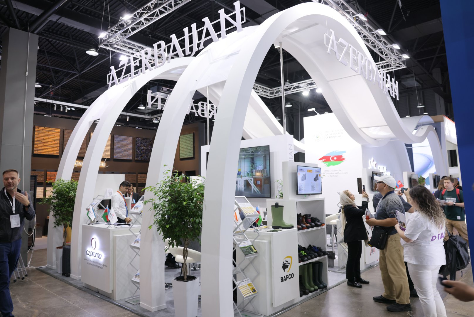 Azerbaijan’s national stand shines at KazBuild 2025 exhibition (PHOTO)