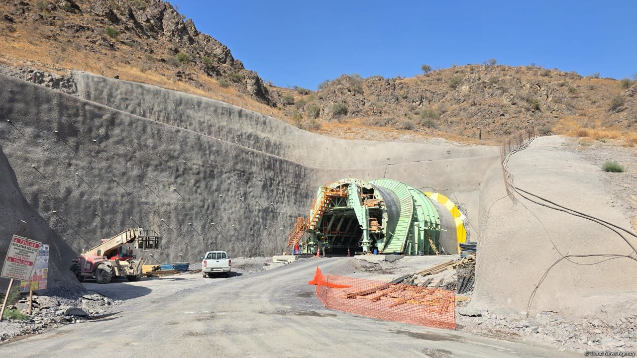 Azerbaijan spotlights ongoing progress on Horadiz–Aghband railway (PHOTO)