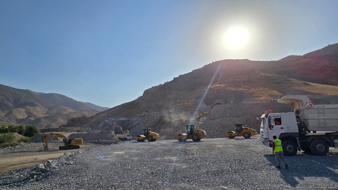 Azerbaijan spotlights ongoing progress on Horadiz–Aghband railway (PHOTO)
