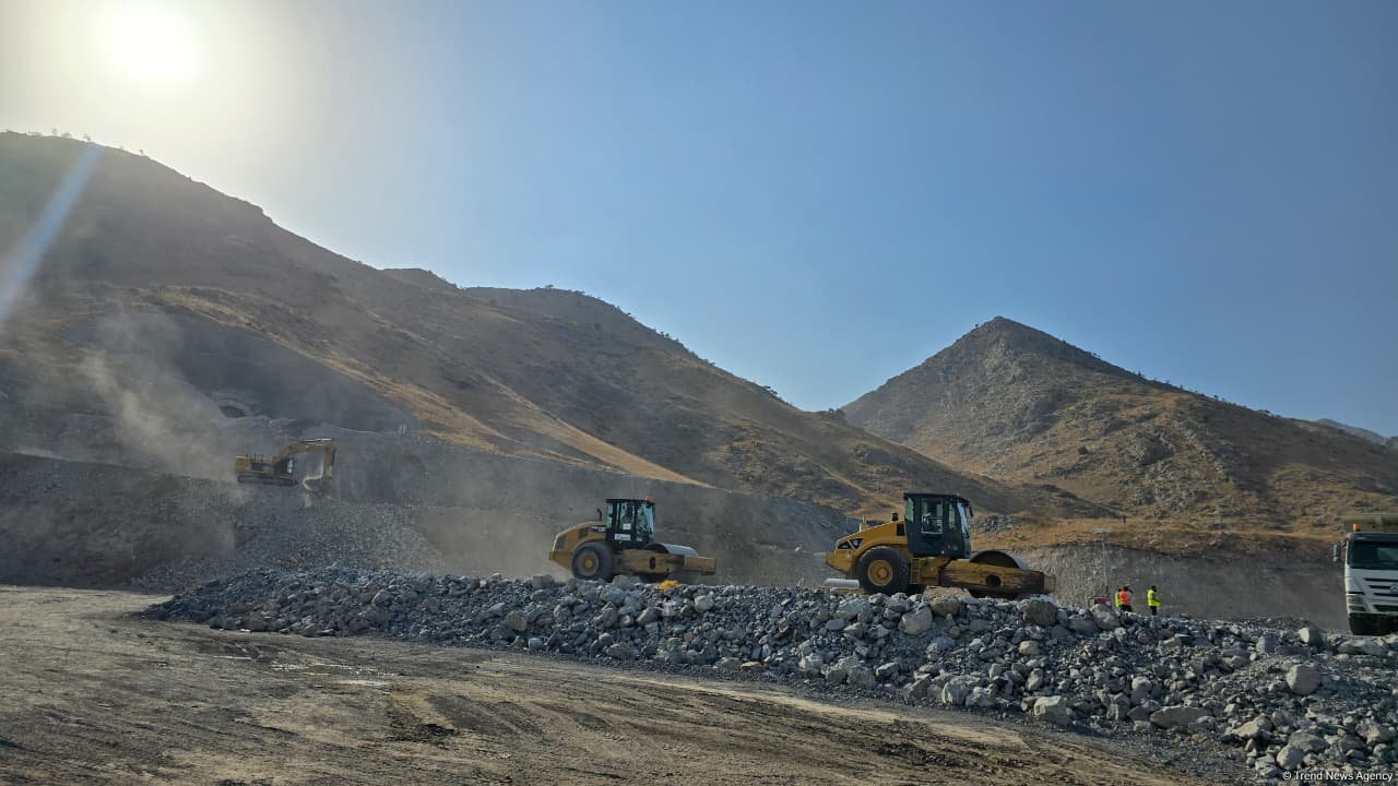 Azerbaijan spotlights ongoing progress on Horadiz–Aghband railway (PHOTO)