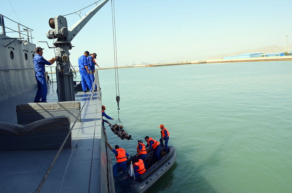 Azerbaijan's Navy holds exemplary ship combat exercises (VIDEO)