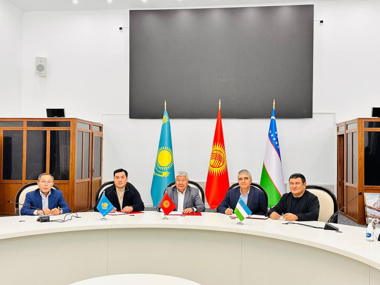 Uzbekistan, Kazakhstan, and Kyrgyzstan hold talks on water and energy cooperation
