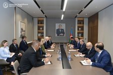 Azerbaijani FM meets with reps of US Certified Trade Mission for Middle Corridor (PHOTO)