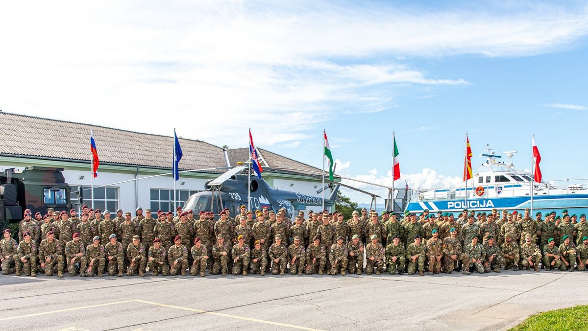 Slovenian Armed Forces hold 11th Best Squad competition (PHOTO)