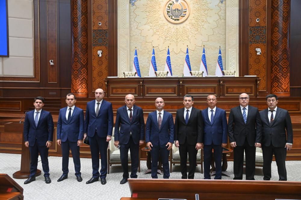Azerbaijani Parliamentary delegation pays visit to Uzbekistan (PHOTO)