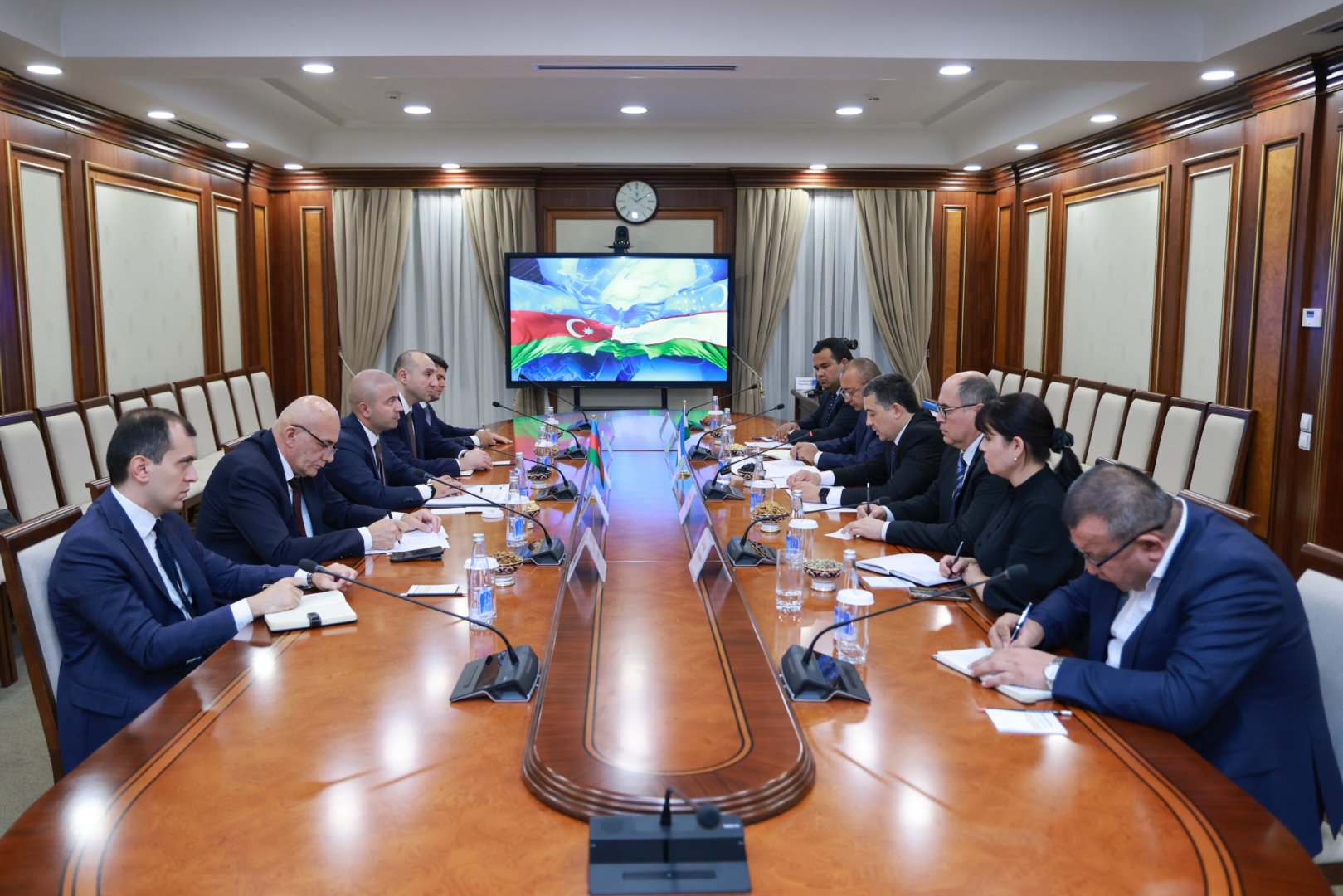 Azerbaijani Parliamentary delegation pays visit to Uzbekistan (PHOTO)