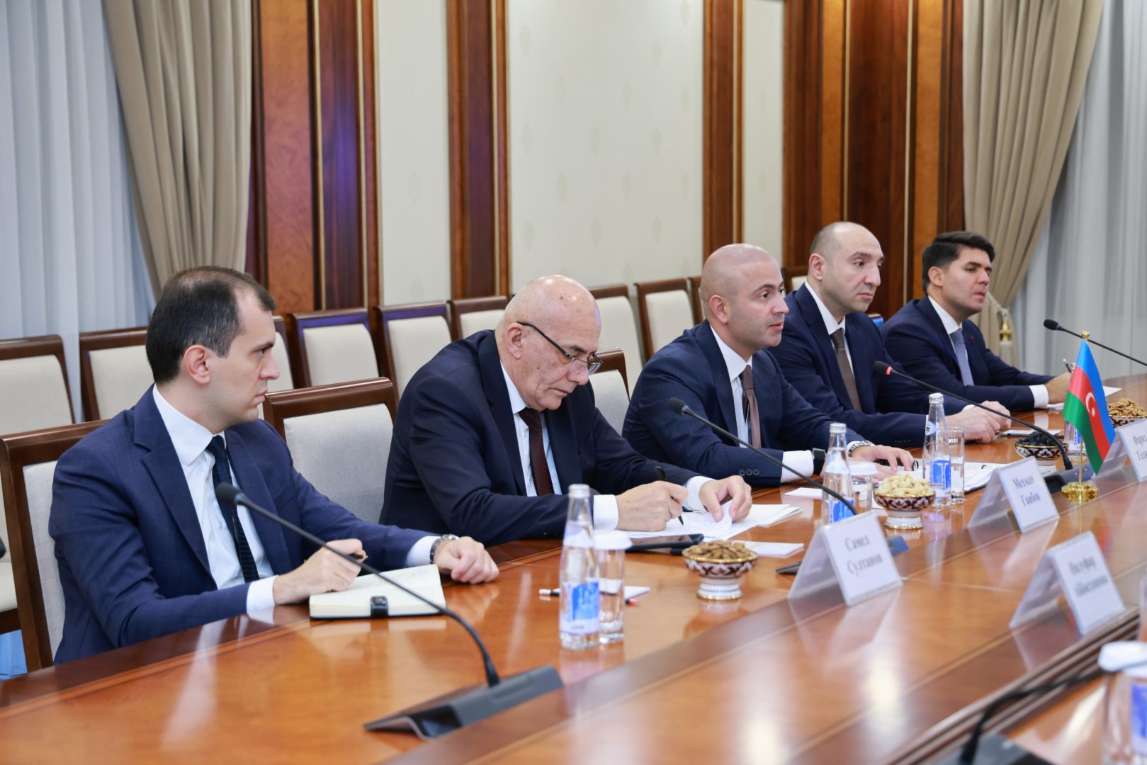 Azerbaijani Parliamentary delegation pays visit to Uzbekistan (PHOTO)