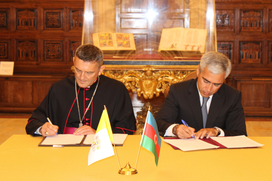 Heydar Aliyev Foundation signs memorandum with Vatican Apostolic Library, and Apostolic Archive (PHOTO)