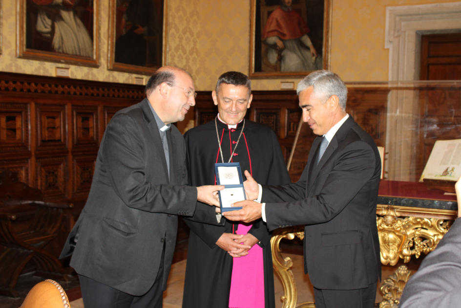 Heydar Aliyev Foundation signs memorandum with Vatican Apostolic Library, and Apostolic Archive (PHOTO)