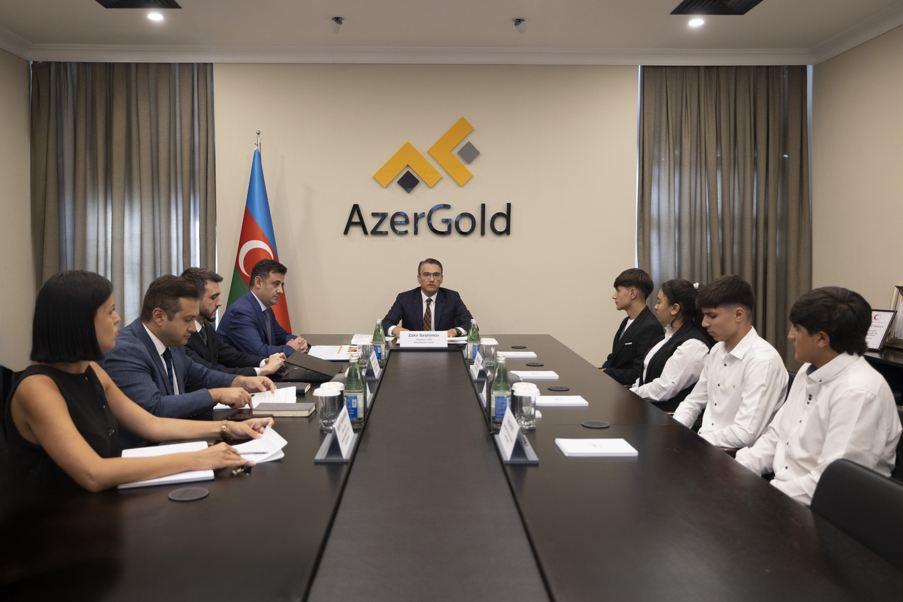 Zakir Ibrahimov meets winners of the ‘Miner of the Future” Educational Project (PHOTO)