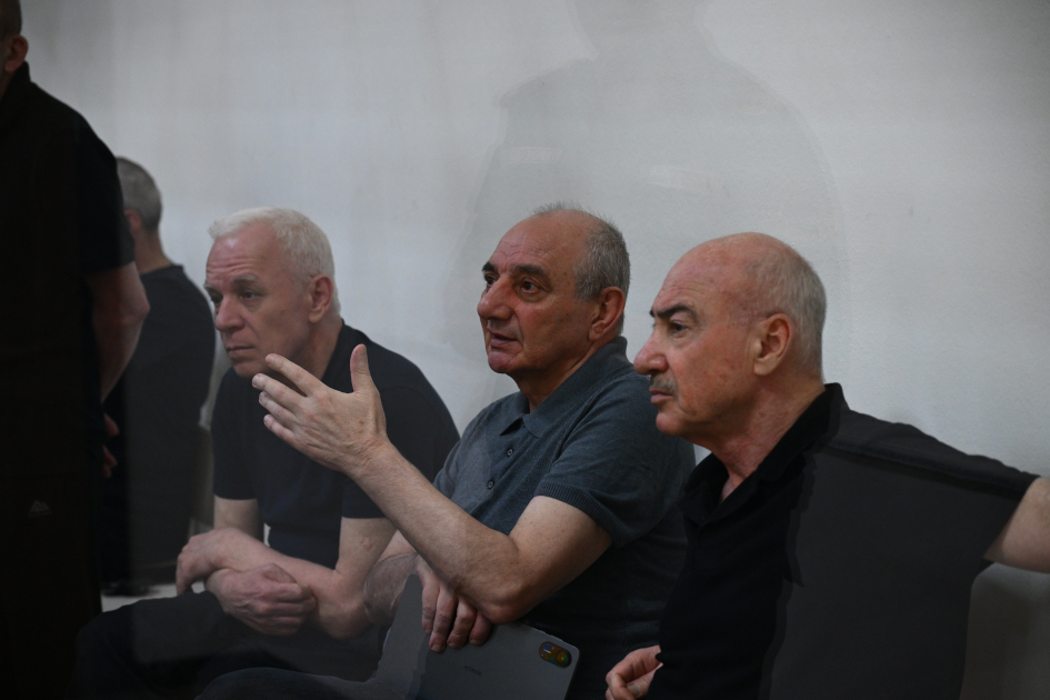 Azerbaijani court pushes ahead with trial of Armenians accused of grave war crimes (PHOTO)