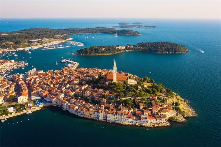 Croatia reports slight drop in July 2025 tourism