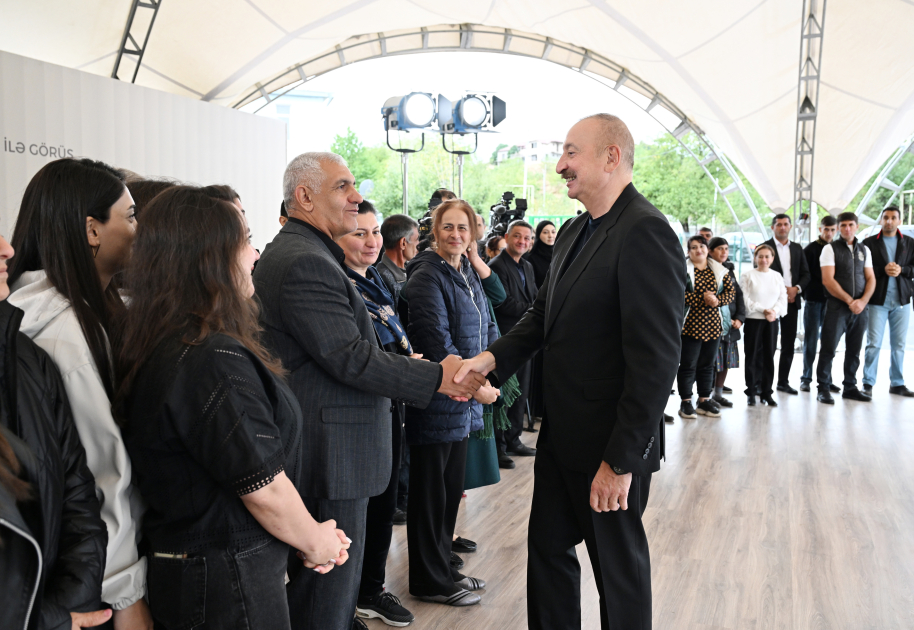 President Ilham Aliyev meets with residents of Girmizi Bazar, Hadrut settlements, and Sos village (PHOTO)