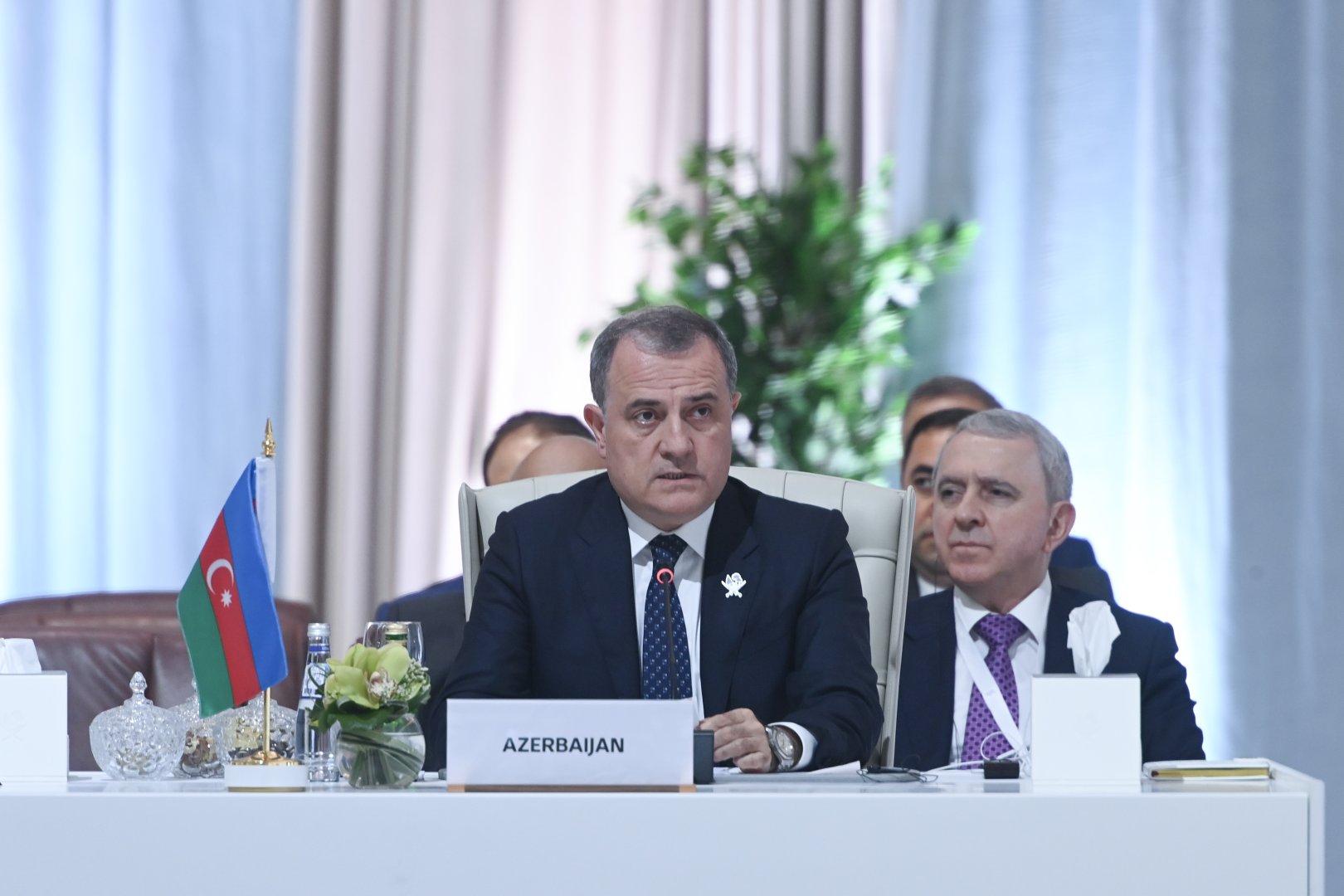Azerbaijani FM delivers speech at Extraordinary Arab-Islamic Summit in Doha