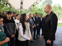 President Ilham Aliyev meets residents of Badara, Dashbulag, Seyidbeyli, and Shushakand villages of Khojaly (PHOTO)