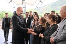 President Ilham Aliyev meets residents of Badara, Dashbulag, Seyidbeyli, and Shushakand villages of Khojaly (PHOTO)