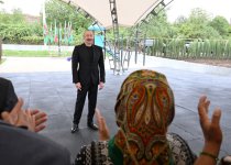 President Ilham Aliyev meets residents of Badara, Dashbulag, Seyidbeyli, and Shushakand villages of Khojaly (PHOTO)
