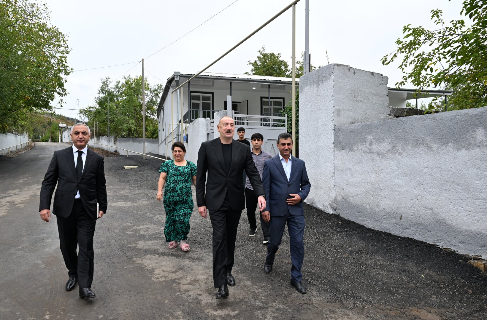 President Ilham Aliyev visits Badara village in Khojaly district (PHOTO)