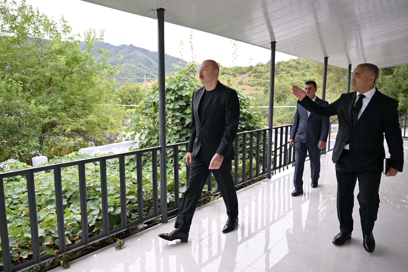 President Ilham Aliyev visits Badara village in Khojaly district (PHOTO)