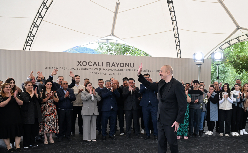 President Ilham Aliyev meets residents of Badara, Dashbulag, Seyidbeyli, and Shushakand villages of Khojaly (PHOTO)