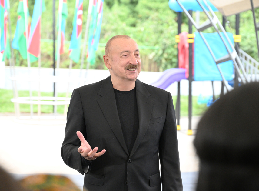 President Ilham Aliyev meets residents of Badara, Dashbulag, Seyidbeyli, and Shushakand villages of Khojaly (PHOTO)