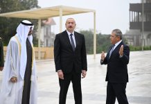 President Ilham Aliyev, UAE President view bullet-riddled monuments of prominent Azerbaijani figures in Shusha (PHOTO)