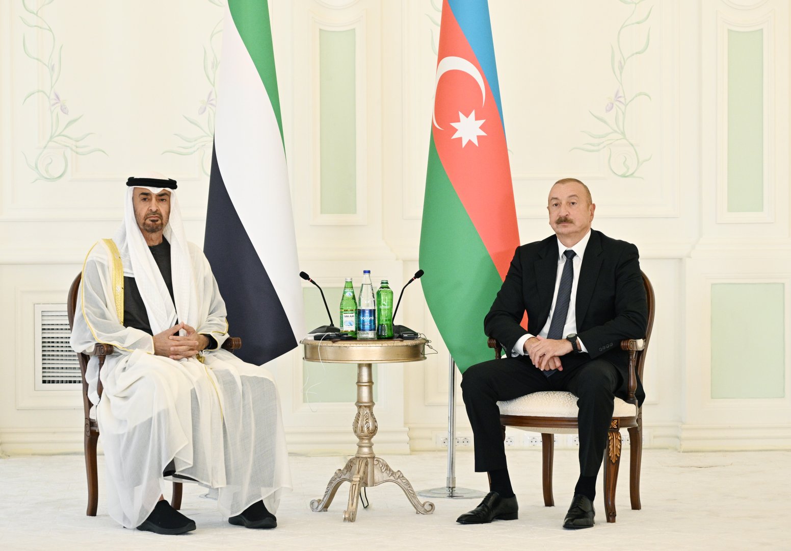President Ilham Aliyev, UAE President hold expanded meeting, exchange signed documents (PHOTO)