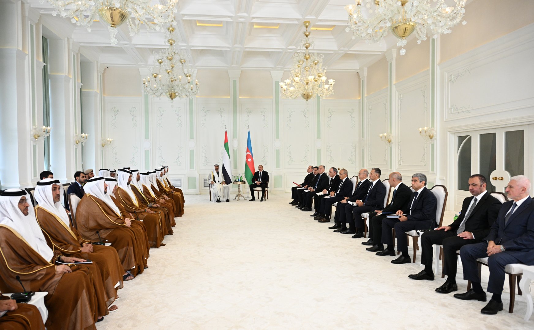 President Ilham Aliyev, UAE President hold expanded meeting, exchange signed documents (PHOTO)