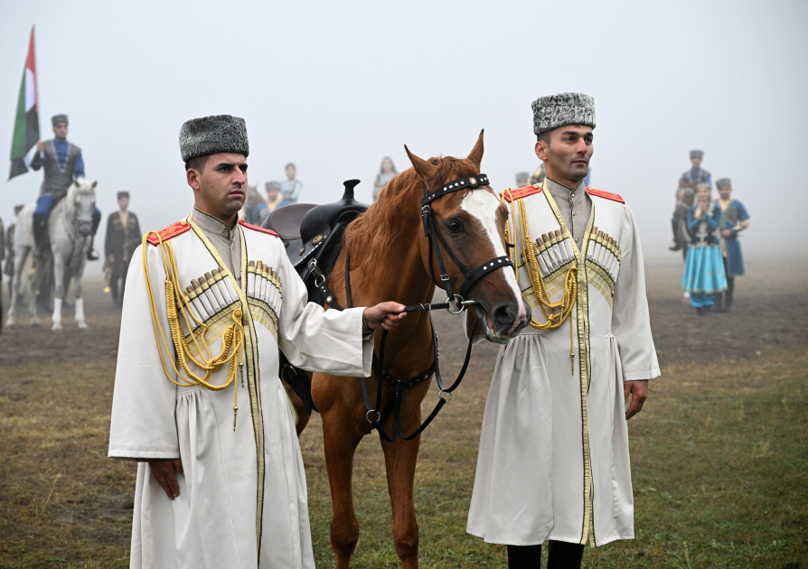 President Ilham Aliyev, UAE President watch Karabakh horses show at Jidir Duzu (PHOTO)