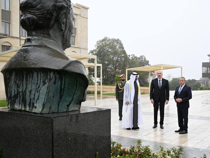 President Ilham Aliyev, UAE President view bullet-riddled monuments of prominent Azerbaijani figures in Shusha (PHOTO)