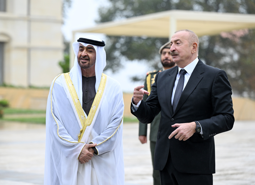 President Ilham Aliyev, UAE President view bullet-riddled monuments of prominent Azerbaijani figures in Shusha (PHOTO)