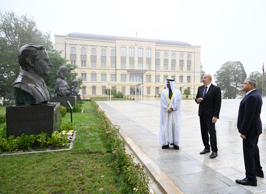 President Ilham Aliyev, UAE President view bullet-riddled monuments of prominent Azerbaijani figures in Shusha (PHOTO)