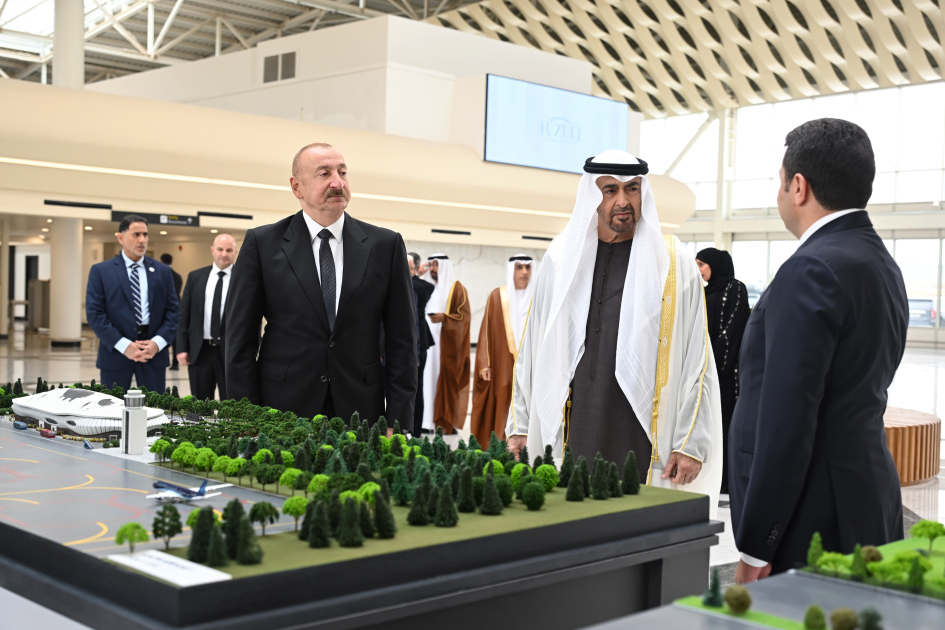 President of UAE arrives on official visit to Azerbaijan (PHOTO)