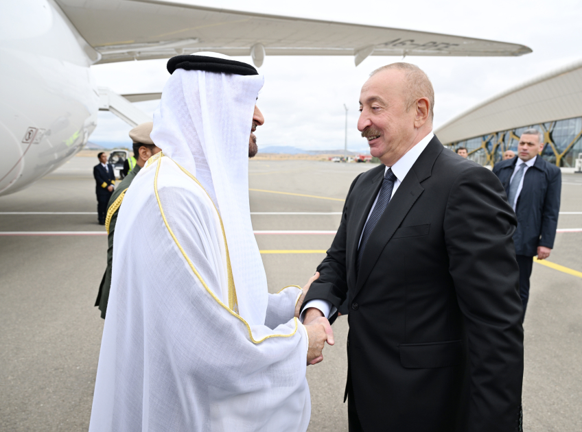 President of UAE arrives on official visit to Azerbaijan (PHOTO)