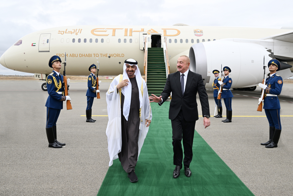 President of UAE arrives on official visit to Azerbaijan (PHOTO)