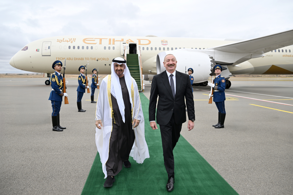 President of UAE arrives on official visit to Azerbaijan (PHOTO)