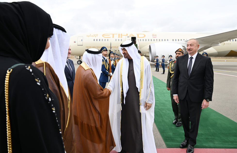 President of UAE arrives on official visit to Azerbaijan (PHOTO)