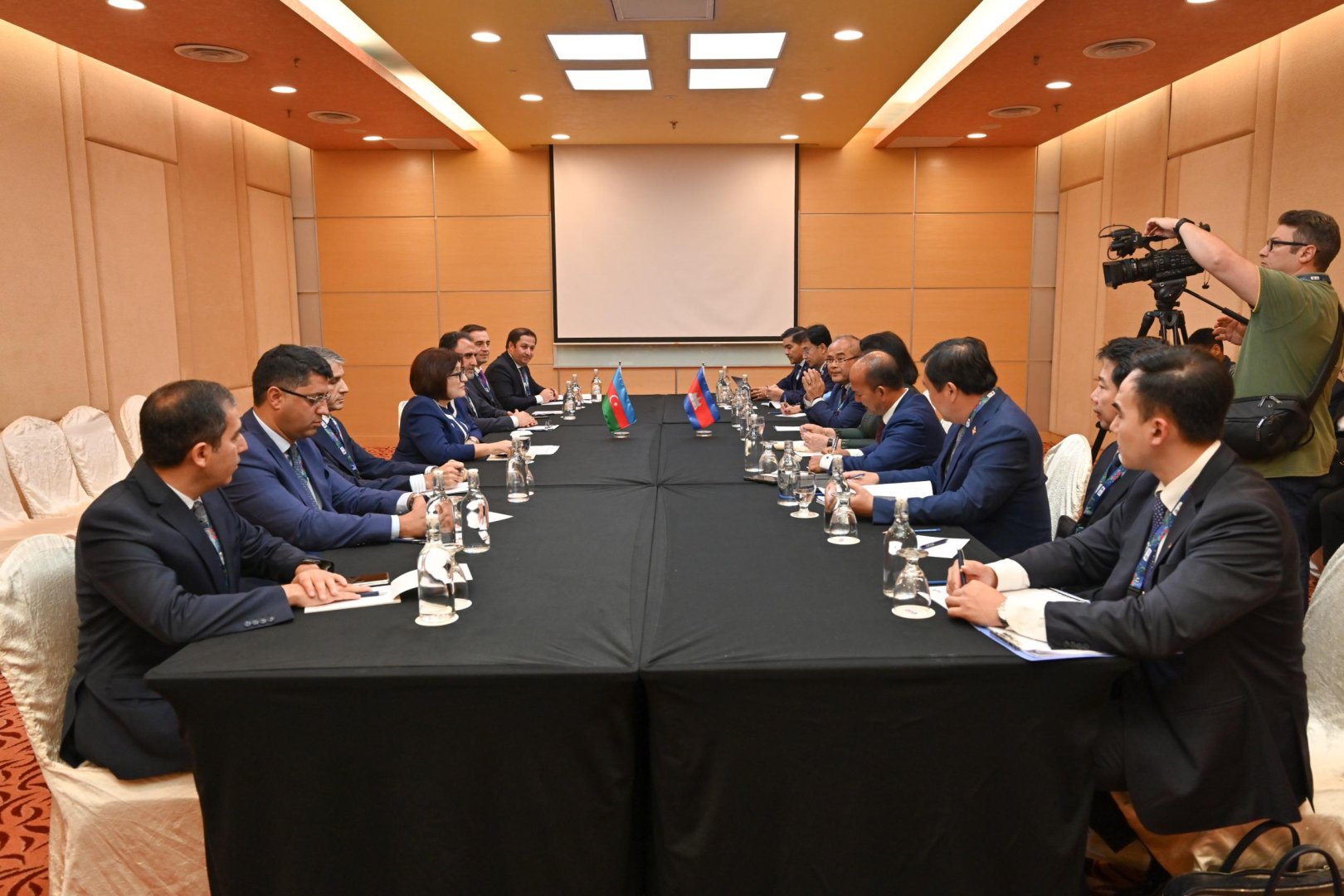 Azerbaijani Parliament Speaker meets with Cambodian counterpart (PHOTO)