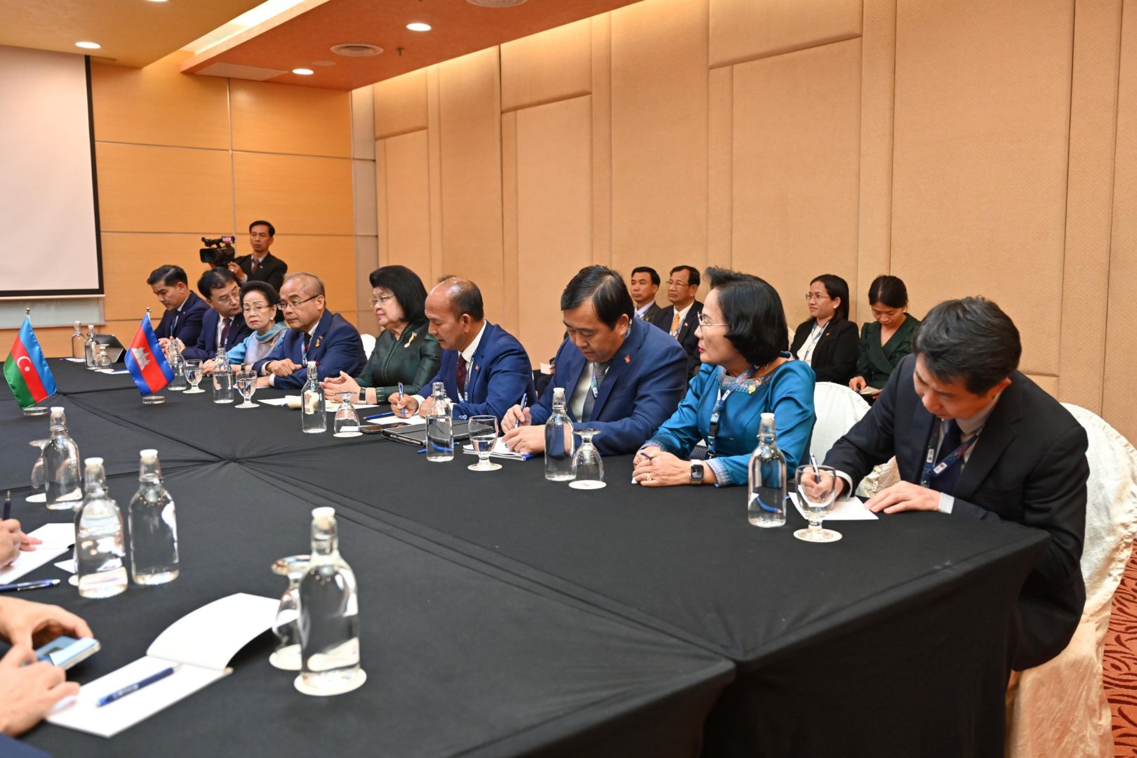 Azerbaijani Parliament Speaker meets with Cambodian counterpart (PHOTO)