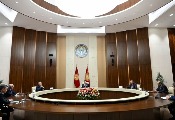 Azerbaijan's PM meets with Kyrgyzstan's president in Bishkek (PHOTO)