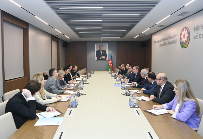 Azerbaijani FM meets with EU Commissioner for Enlargement (PHOTO)
