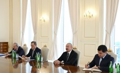 President Ilham Aliyev receives European Commissioner for Enlargement (PHOTO)