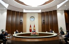 Azerbaijan's PM meets with Kyrgyzstan's president in Bishkek (PHOTO)