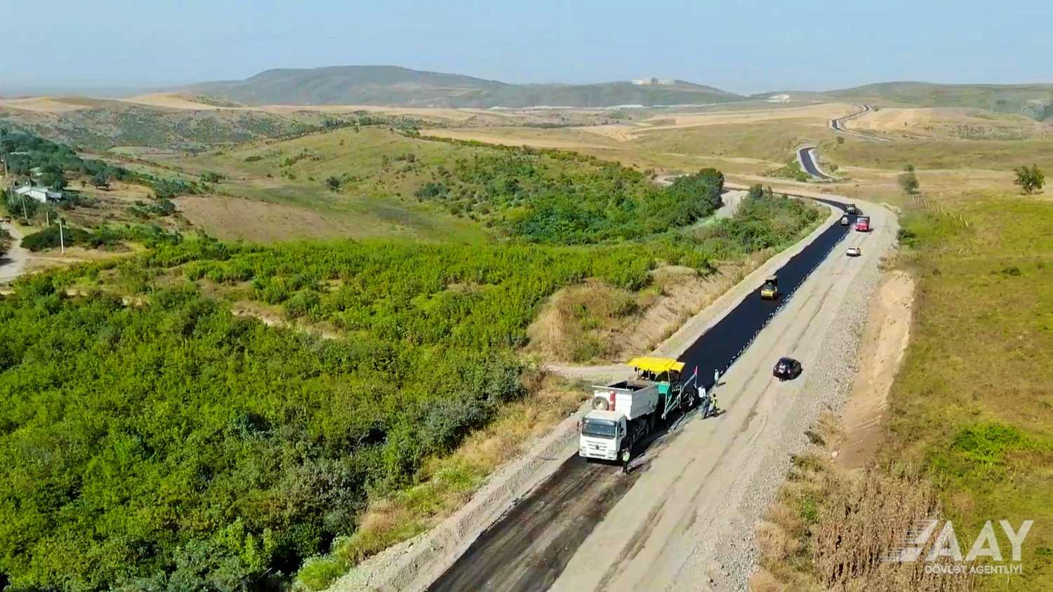 Azerbaijan keeps laying Sugovushan-Sarsang reservoir, Gozlukorpu-Kalbajar road (PHOTO/VIDEO)